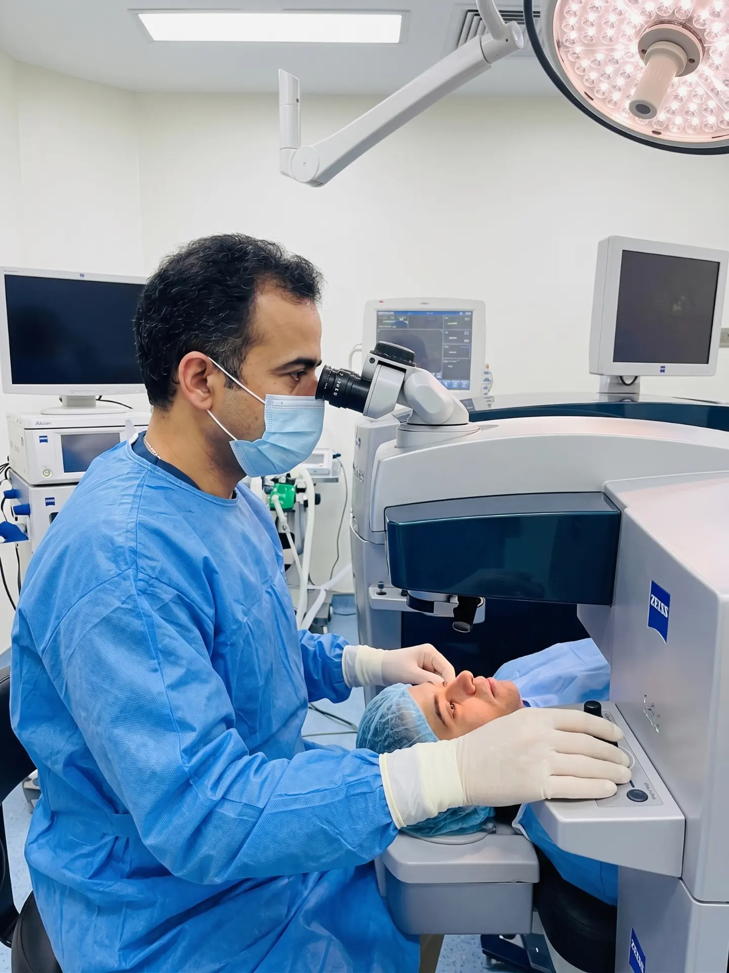Femto-LASIK eye treatment performed by Dr. Abdul Basit in Lahore